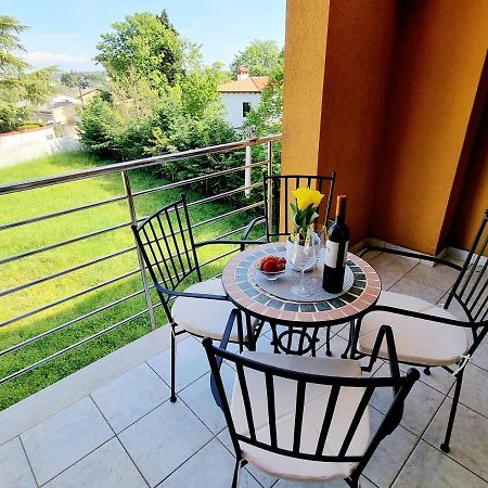 Ferienwohnung App Oleander Umag Exterior foto