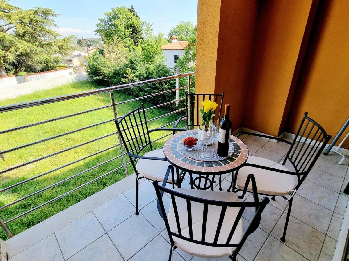 Ferienwohnung App Oleander Umag Exterior foto